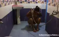 فتاة الساخنة على كام مع كس مشعر.