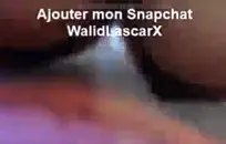 مارس العادة السرية في مكان عام باستخدام دسار أثناء مشاهدة الأفلام الإباحية.