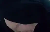 زوجان في سن المراهقة يتسببان في فوضى في السرير.