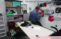 زوج يمارس الجنس مع زوجته في المنزل لبعض الديك