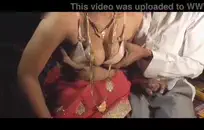 فتاة مراهقة صغيرة تأخذ قضيبي مثل المحترفين.