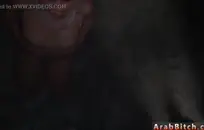 كومينغ في السيارة بينما زوجي في المنزل.