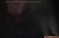 الفرخ الدهني مع الثدي يحصل على وجهها مخنوق في القذف.